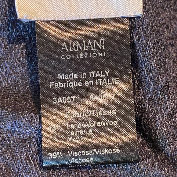 Unisex rectangular  fine wool/ viscose scarf with a Chevron pattern - Picture 3 of 5